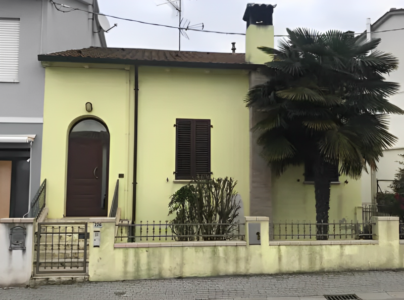 Villaschiera quadrilocale in vendita a ravenna